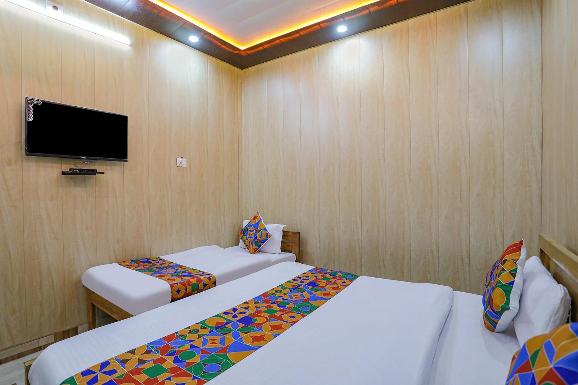 Fabexpress Shree Ram Aadhar 900 Mtr From Ram Mandir Hotel Ayodhya Exterior photo